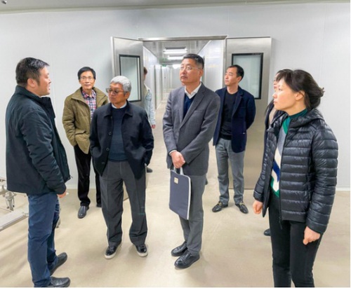 汇博娱乐
调研动物中心金山分中心2